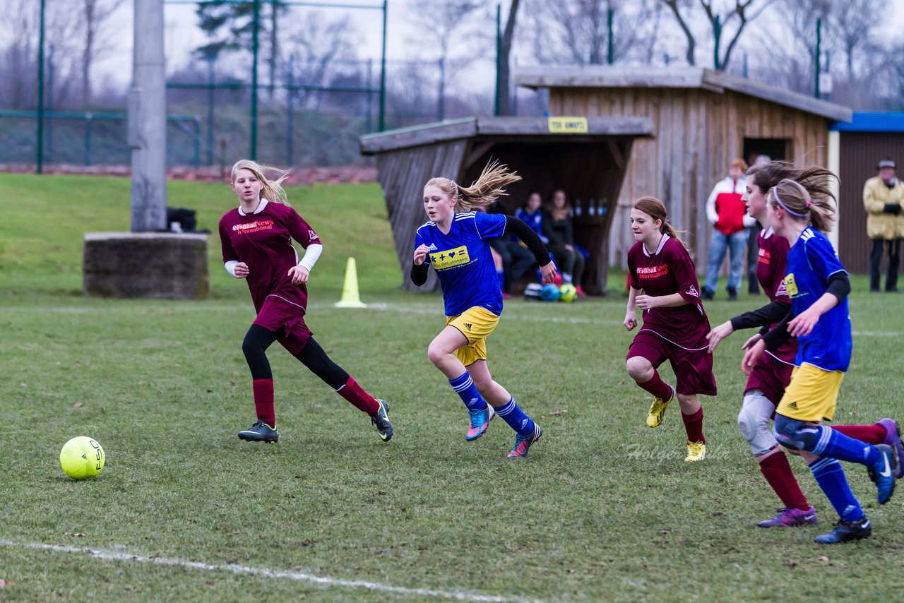 Bild 143 - B-Juniorinnen TSV Gnutz o.W. - SV Henstedt Ulzburg II : Ergebnis: ca. 5:0